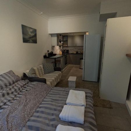 Studio Apartment In Saint Kew Exterior foto